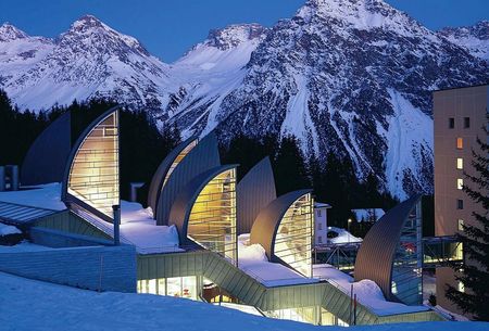Grand Hotel Tschuggen w Arosa arch. Mario Botta - widok nocą Grand Hotel Tschuggen w Arosa arch. Mario Botta - widok nocą