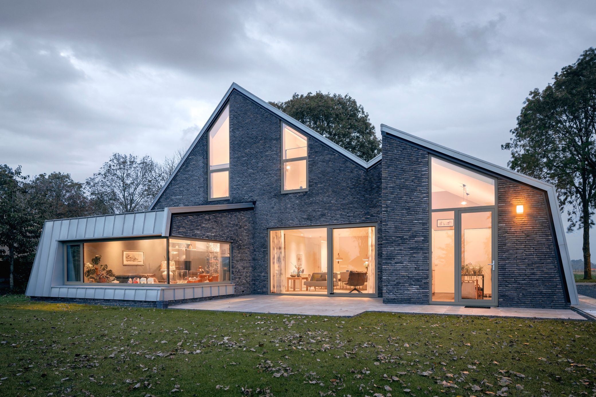 Willa w Sint Maarten z dachem na rąbek RHEINZINK Willa w Sint Maarten z dachem na rąbek RHEINZINK